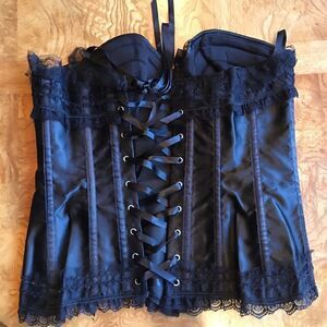 🎃 - 36D CORSET!!
